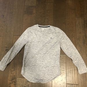 Hollister curved hem tee